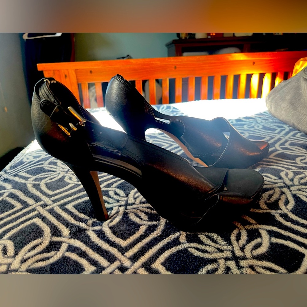 Coach Size 11 Black Cross over 3” Stiletto heel